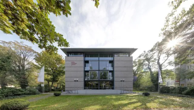 Spezial Dual – SRH Dresden informiert über duale Studienangebote Bild: Spezial Dual – SRH Dresden informiert über duale Studienangebote