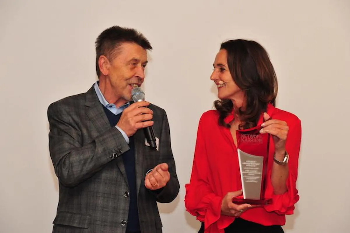 von links: Bernd Seitz, Herausgeber der Network Karriere, Katja Hofmann KMU Stuttgart