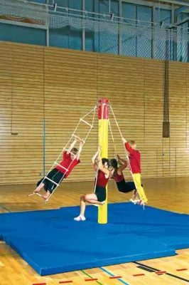 Bild: Alles was wackelt- Erhard Sport präsentiert spielerische Gleichgewichtsschulung bei der Kinderturnolympiade 08