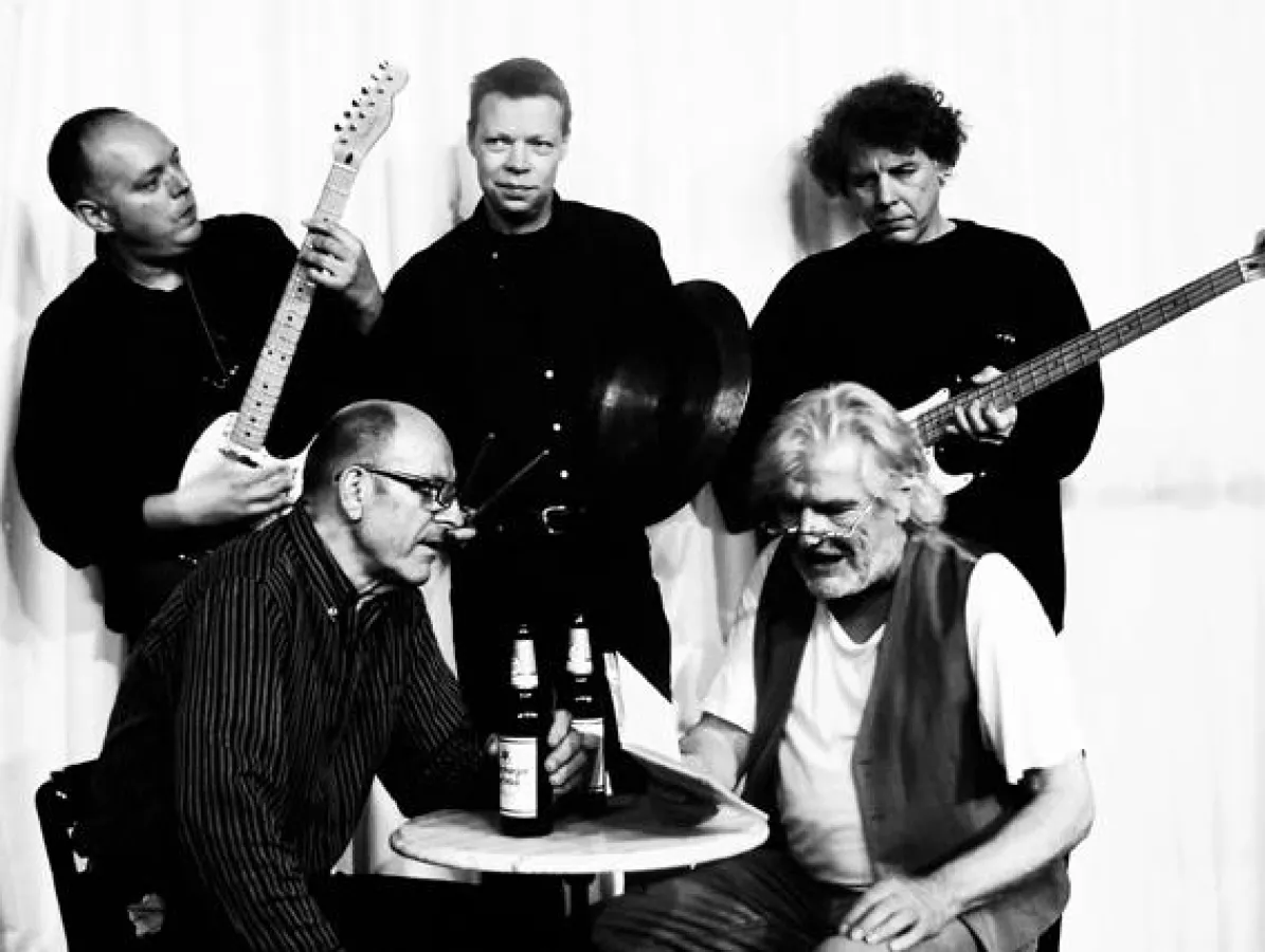 Das Musiker-Trio Ralf Stövesandt, Chico Vorgel, Rüz Löser und Norbert Bertheau mit Thomas Mehrländer