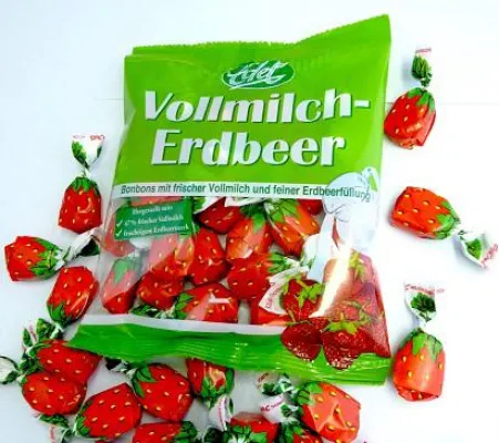 Vollmilch-Erdbeer von Edel: Milchzarter Fruchtgenuss in neuer Beutelverpackung Bild: Vollmilch-Erdbeer von Edel: Milchzarter Fruchtgenuss in neuer Beutelverpackung