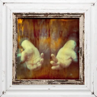 Bild: Ausstellungseröffnung "Recycled Memories" (Polaroid-Fotokunst) im Luxad