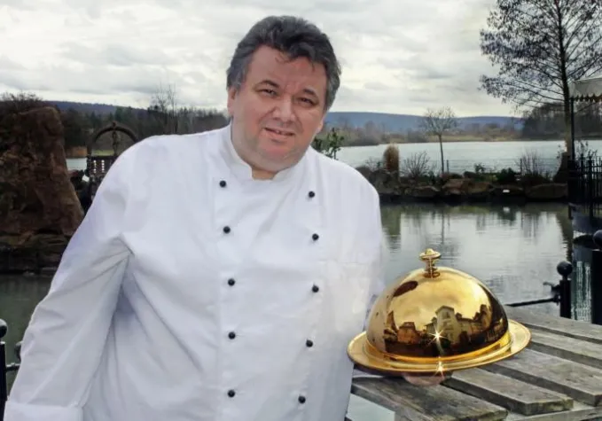 Bild: Küchenchef Joachim Elflein zum Top-Ausbilder 2014 gekürt