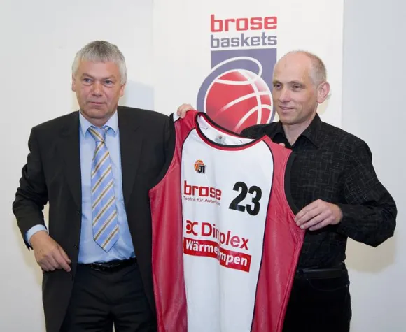 Bild: Dimplex neuer Trikotsponsor der Brose Baskets Bamberg