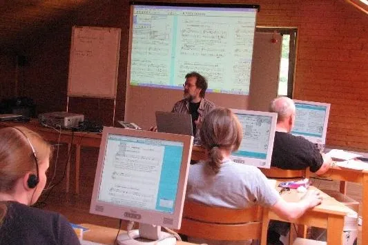 Notensatz am Computer mit "Sibelius" - Wochenend-Workshop auf BURG FÜRSTENECK Bild: Notensatz am Computer mit "Sibelius" - Wochenend-Workshop auf BURG FÜRSTENECK