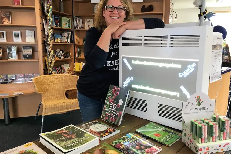 Zwischen Thriller und Sachbuch: Buchhandlung sagt Viren den Kampf an Bild: Zwischen Thriller und Sachbuch: Buchhandlung sagt Viren den Kampf an