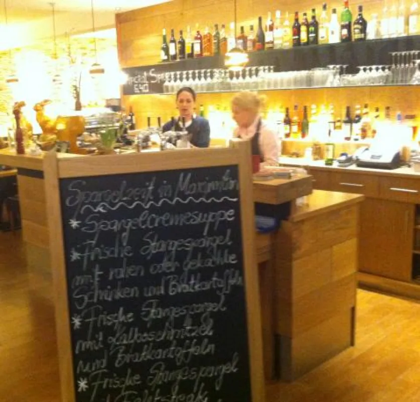 Spargelsaison: Im  Restaurant Maximilian in Frankfurt gibt es viele leckere Spargelgerichte