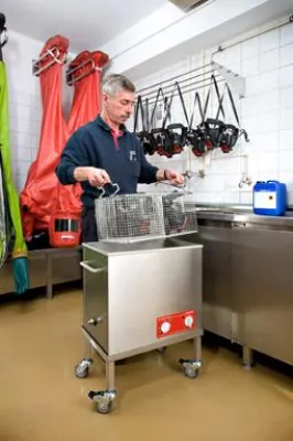 Die schonende Ultraschall-Reinigung und -Desinfektion von Atemschutzmasken Bild: Die schonende Ultraschall-Reinigung und -Desinfektion von Atemschutzmasken