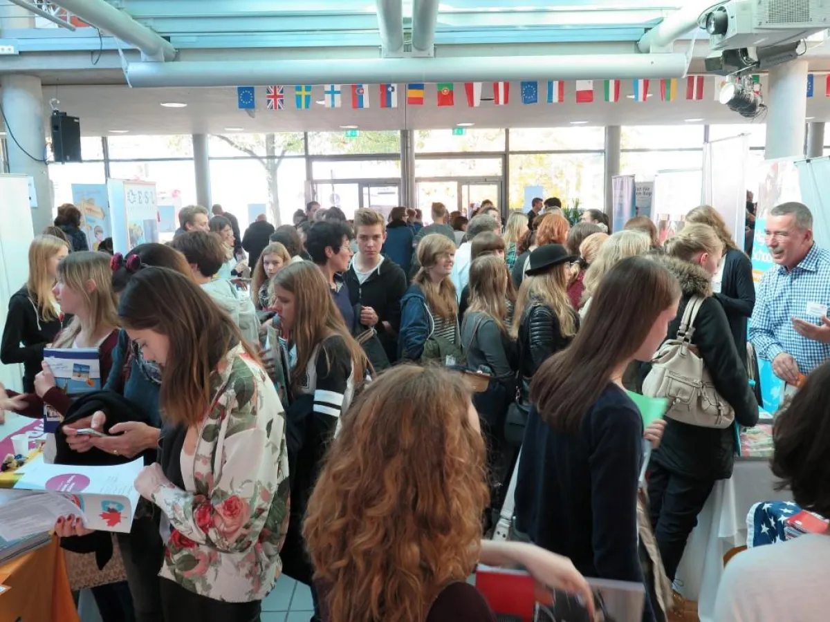 Beratung auf der JugendBildungsmesse