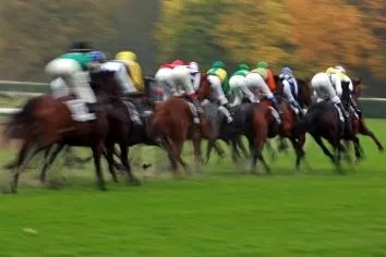 Bild: Hannover-96-Renntag - Ostermontag gehen die Boxen auf