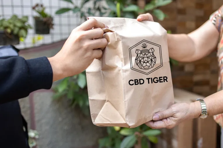 Bild: CBD Lieferservice in Berlin - direkt bis zur Tür