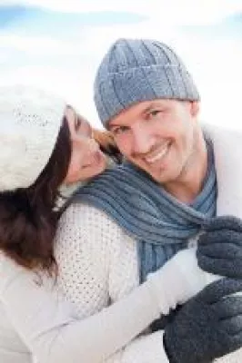 Bild: Weihnachten 2011: Männer tragen den Christbaum und Frauen die Verantwortung