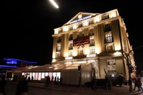 Bild: DEKOM spielt im neuen Casino Esplanade mit