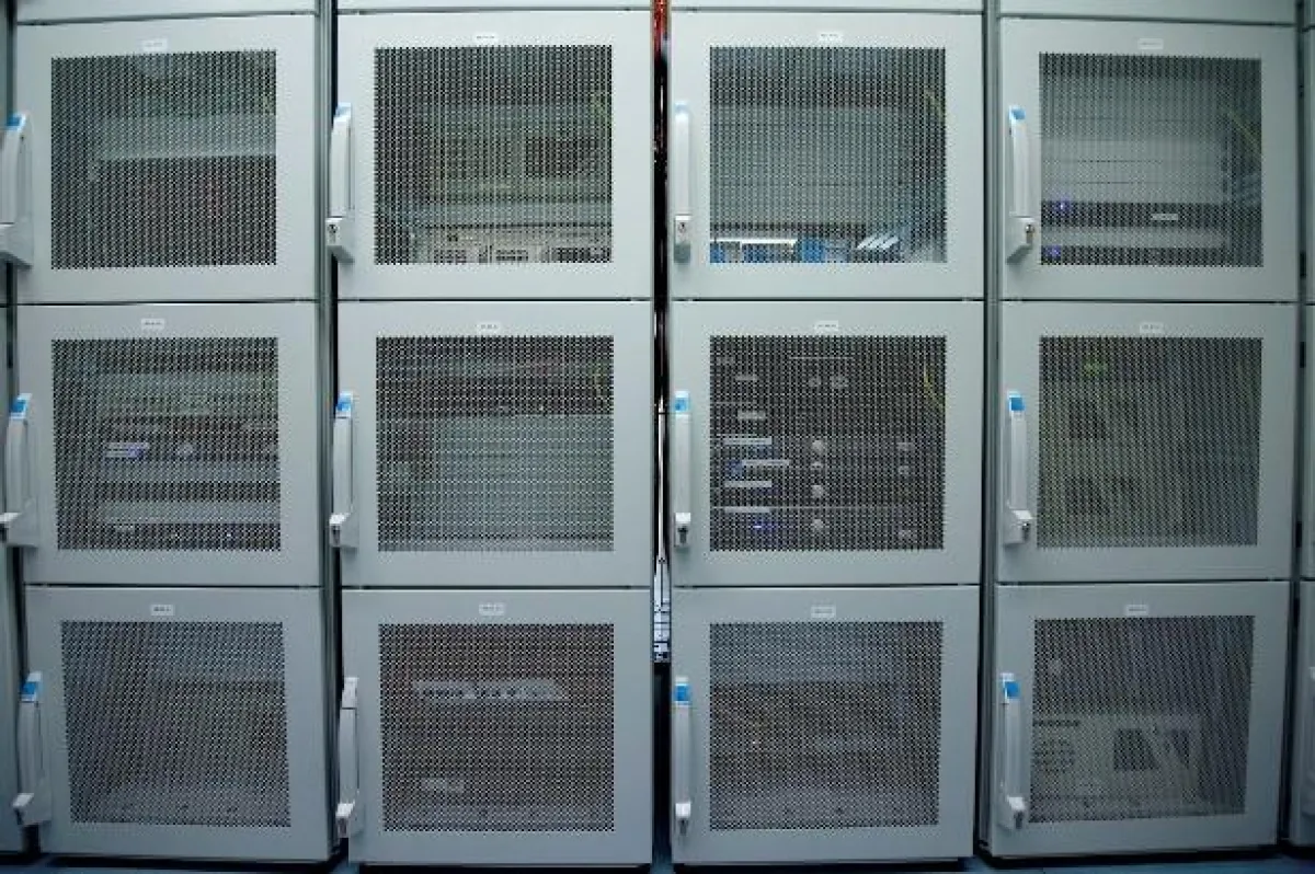 Ein Teil des Rechenzentrums der HeLi NET itk in Hamm