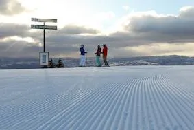 Bild: Auf Skiern zu den historischen Silberminen - Park Citys Skigebiete starten in die Wintersaison 2017/18