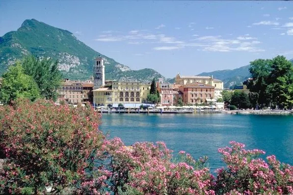 Große Gefühle in der Stadt von Romeo und Julia / 85. Opernfestspiele in der Arena di Verona mit Relax Hotels Bild: Große Gefühle in der Stadt von Romeo und Julia / 85. Opernfestspiele in der Arena di Verona mit Relax Hotels