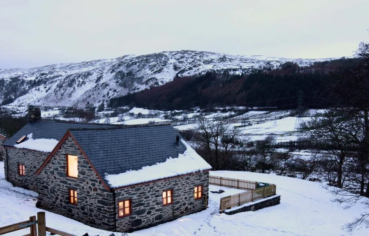 Auch im Winter idyllisch: Das Sheepskin-Anwesen Old Farm in Nordwales