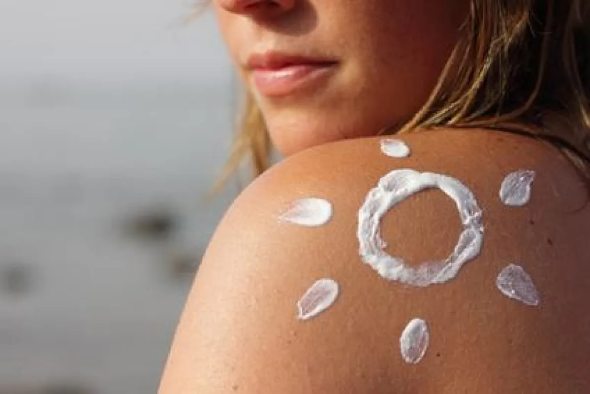 Sonnen-Lust und Sonnenschutz - Konflikt oder gesunde Allianz? (Foto: fotolia)
