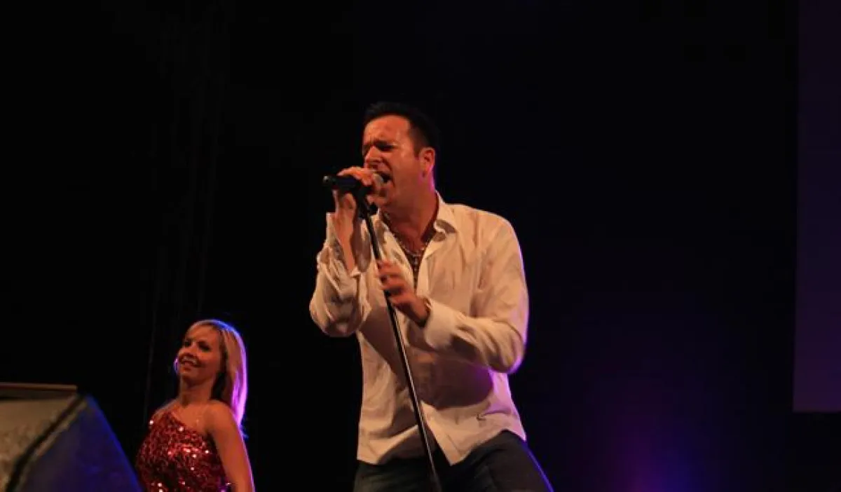 Michael Wendler auf der Bühne in Olpe 2011 (Foto: Ballermann-Radio)