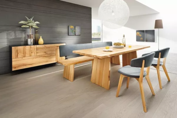 „Mein schönes Heim“ mit Anrei auf der Afa Augsburg – aktuelle Wohn-, Schlaf- und Esszimmermöbel aus Massivholz Bild: „Mein schönes Heim“ mit Anrei auf der Afa Augsburg – aktuelle Wohn-, Schlaf- und Esszimmermöbel aus Massivholz