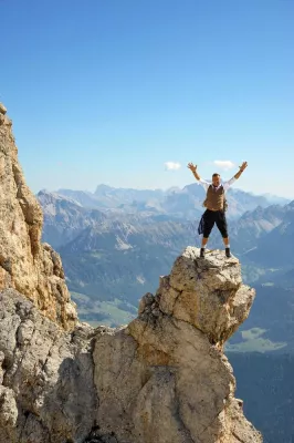 Bild: Alpiner Lifestyle für Damen und Herren bei ROBERTO BAUER in Lichtenfels vom 29. März bis 01. April 2012