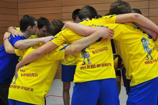 Bild: Armin Diehl GmbH Direktwerbung wird im Jubiläumsjahr neuer Sponsoringpartner des SV Schwaig Volleyball