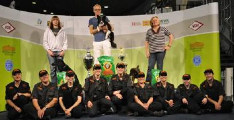 Bild: SUPERPFOTE® 2009 – Startschuss für eine tierische Karriere