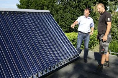 Bild: Neuer Online-Leitfaden: Schritt für Schritt zur Solarthermie
