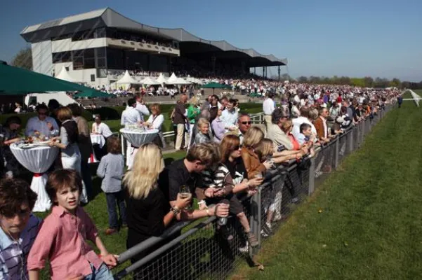 Bild: Von Dubai auf die Neue Bult - Wer ist schneller als Peace Royale?