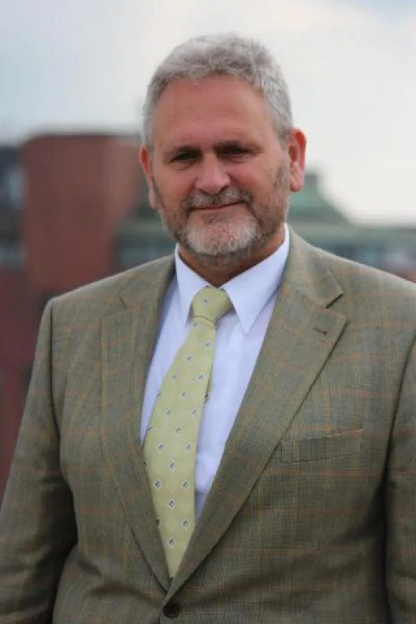 Regelmäßiger Stammtisch-Teilnehmer: SRH-Professor Dr. Günter Truszkiewitz