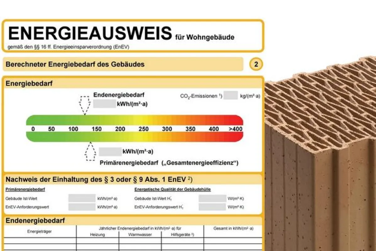 Kostenersparnis für Bauherren: Massive Mauerziegel von Unipor erfüllen die energetischen Anforderungen der EnEV 2009 auch ohne kostspielige Zusatzdämmung. Foto-Montage: UNIPOR, München.