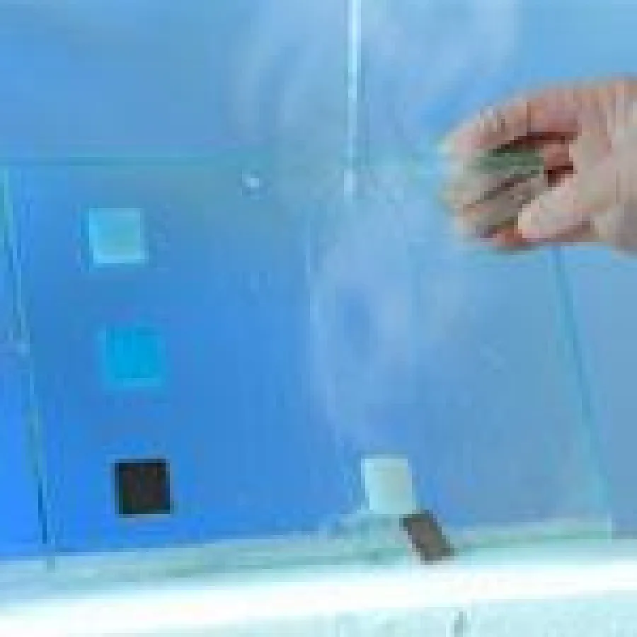 Abbildung: Wieder lösbare Klebstoffe für Bauteile mit hochwertigen Oberflächen.