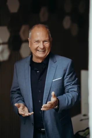 Umsatzrückgang – haderst Du noch oder trainierst Deinen Vertrieb? Bild: Umsatzrückgang – haderst Du noch oder trainierst Deinen Vertrieb?