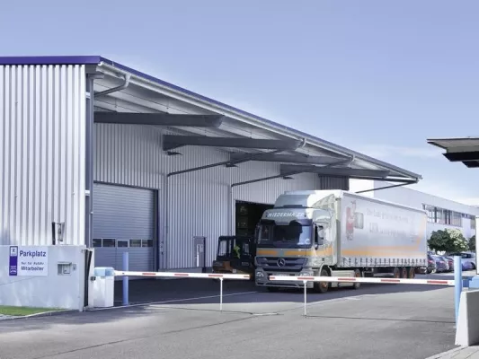 Bild: Losberger zeigt seine Hallen und Industriezelte auf der transfairlog in Hamburg