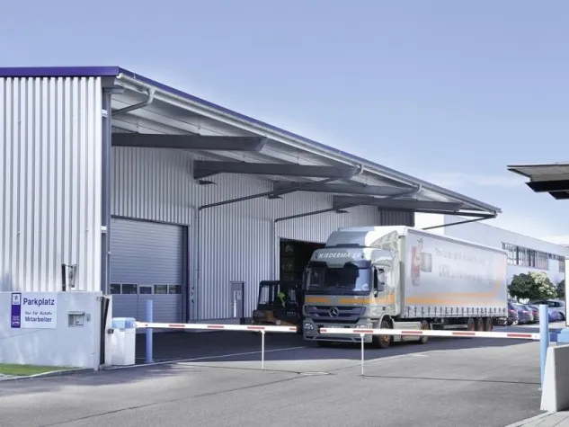 Bild: Losberger zeigt seine Hallen und Industriezelte auf der transfairlog in Hamburg