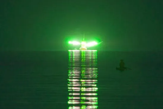 MUFON: Passagier filmt mehrere mögliche UFO-Flotte aus Flugzeug vor der See bei Taiwan Bild: MUFON: Passagier filmt mehrere mögliche UFO-Flotte aus Flugzeug vor der See bei Taiwan