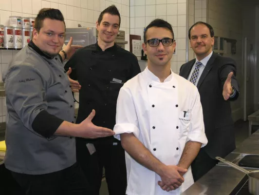 Bild: Risieger Erfolg auch für das Novotel München Airport: Eren Aybek siegt bei der „Accor Professions Challenge“
