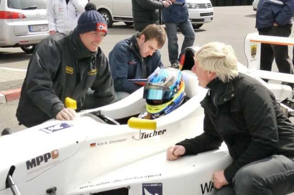 Dietmar Baum coacht bei einem Rennen