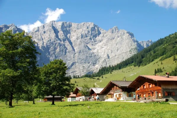 Bild: Urlaub in der Wanderregion der Alpen