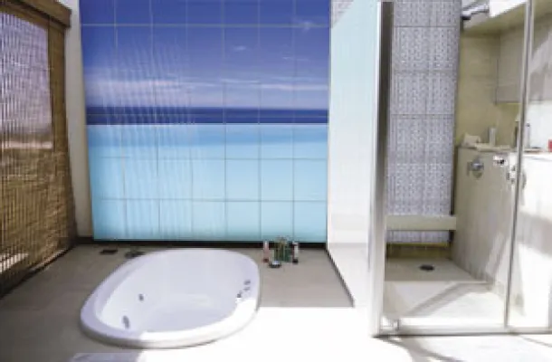 Bild: Bäder mit Persönlichkeit – Neues Verfahren brennt Fotos auf Fliesen