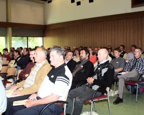 Weniger Arzneimittel: Tierärzte der Nutztierpraxis als Managementberater der Landwirte Bild: Weniger Arzneimittel: Tierärzte der Nutztierpraxis als Managementberater der Landwirte