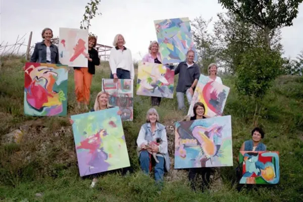 Bild: Die Bildhauerin und Malerin Sigrid W. Matthews in La Rogaia, die Suche ist das Ziel