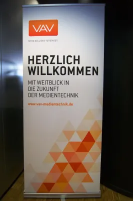 Bild: Fachmesse und Vorträge zur Zukunft der Konferenztechnik