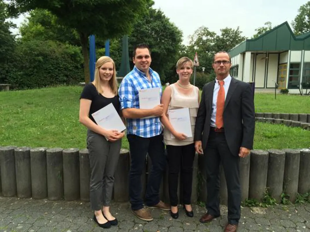 v. l.: Sabrina Riemer, Kevin Krug, Dominique Kündig und Personalleiter Peter Winterhalder