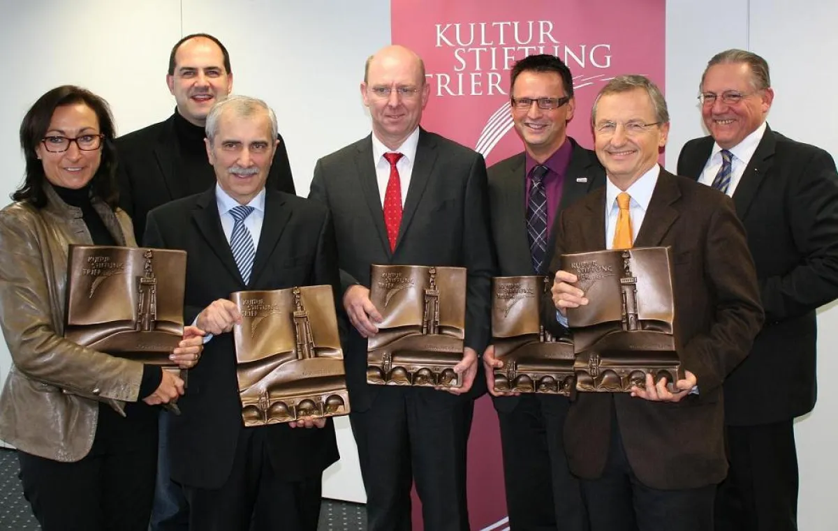 Übergabe der Stifterplatte 2010