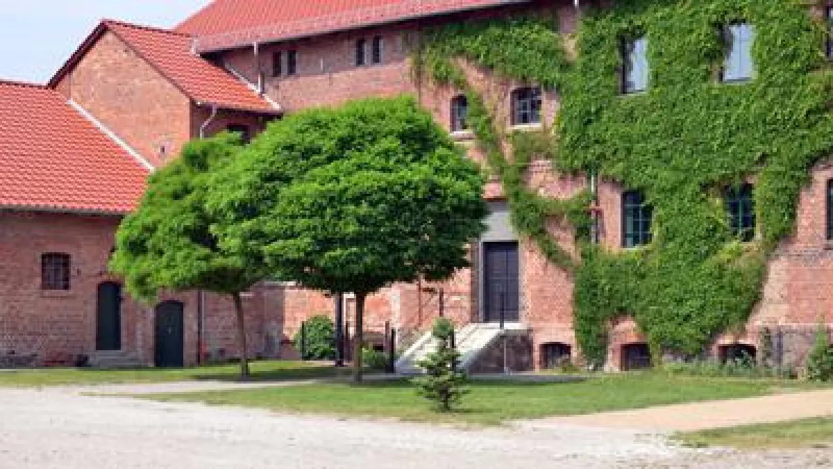DIE ?GRÄFLICHE SCHLOSSBÄCKEREI? IN ALT-MADLITZ