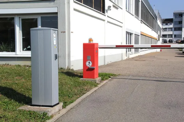 Bild: Einfache Steuerung von abgegrenzten Parkräumen mit der HecTwin@Cloud-Lösung