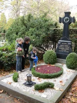 Steinmetze fürchten Verlust der Bestattungskultur Bild: Steinmetze fürchten Verlust der Bestattungskultur