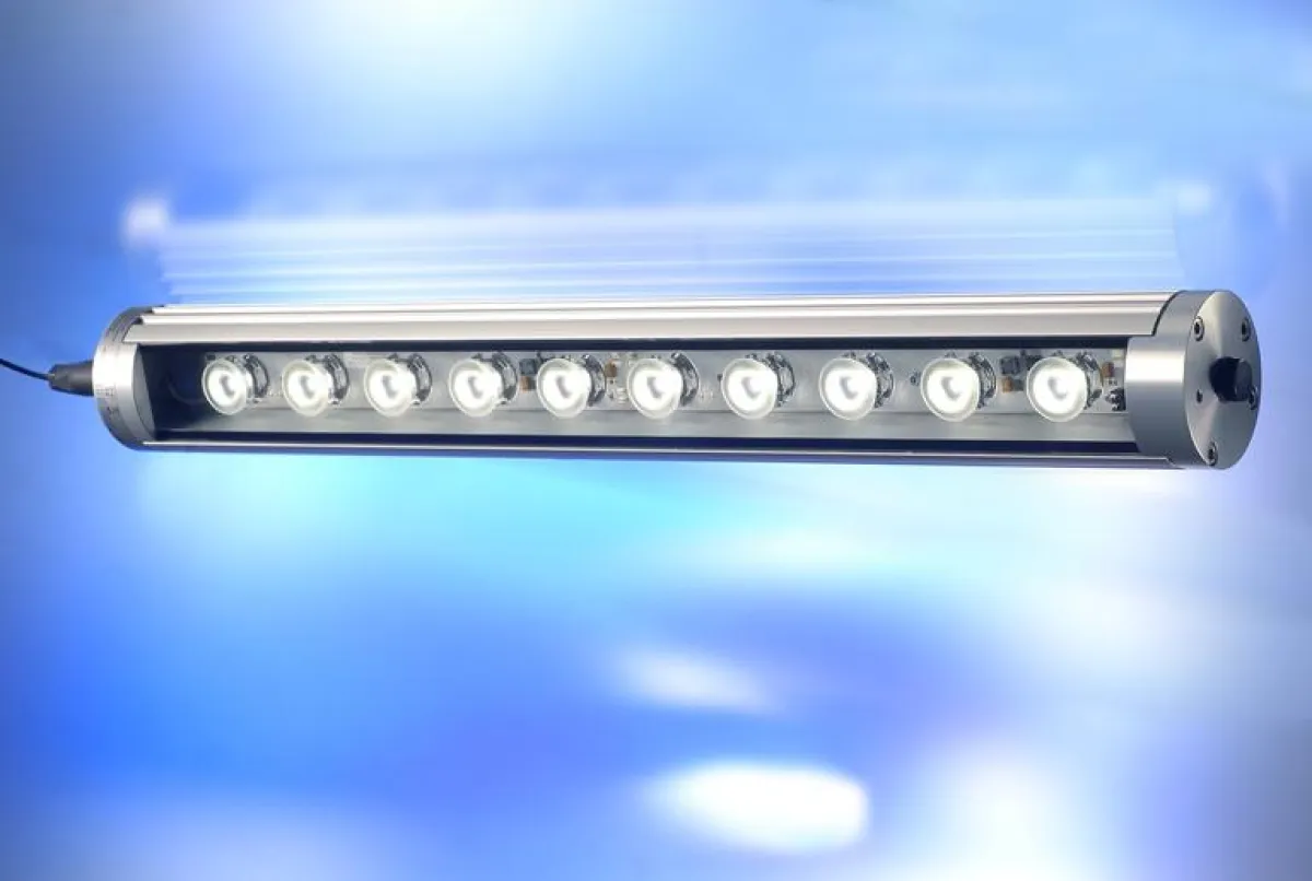 Die TUBELED 70 gibt es auch mit 220V-240 AC Anschluss.