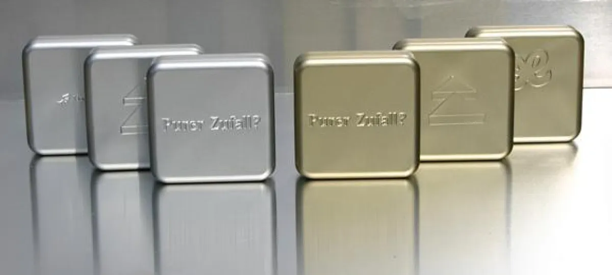 Licht und Schattenspiel bei geprägten Metalldosen